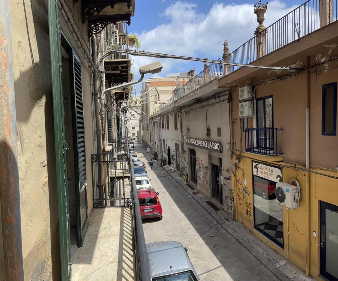 Apartamento A Un Passo Dal Massimo 1 Palermo Exterior foto