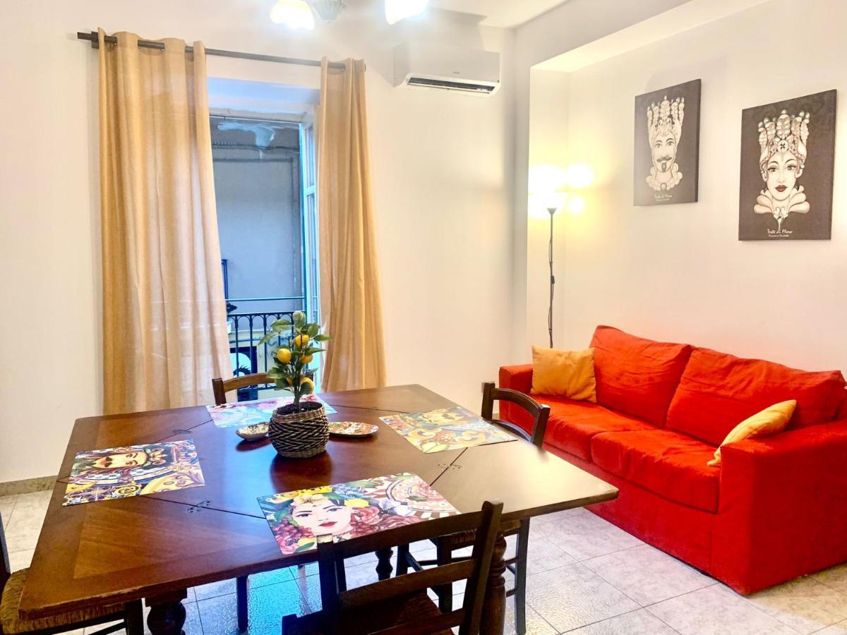 Apartamento A Un Passo Dal Massimo 1 Palermo Exterior foto